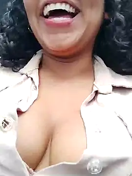 Snapshot of iriss_25 chatting on February 10, 3:53 pm iriss 25 online show from February 10, 3:53 pm