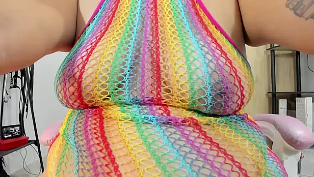 Snapshot of anawatson chatting on July 20, 12:25 am anawatson online show from July 20, 12:25 am