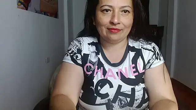 Victoriaevans1 online show from May 4, 5:31 pm