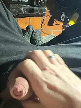 Snapshot of kleinerAlex chatting on January 27, 5:03 am kleinerAlex online show from January 27, 5:03 am