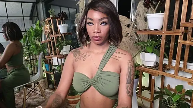 emely brandon online show from December 13, 1:15 am