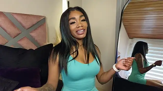 emely brandon online show from March 17, 7:15 pm