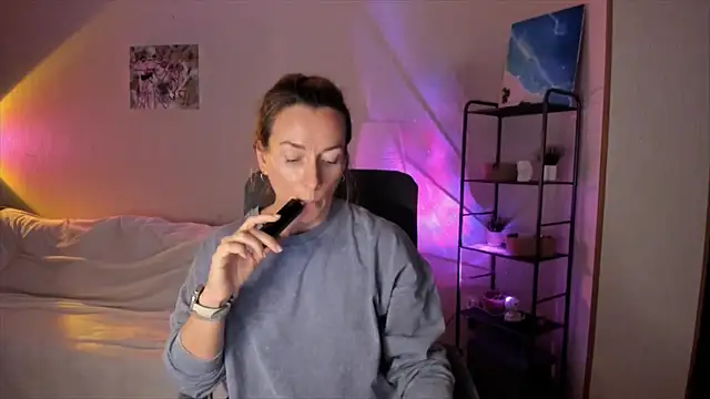 Snapshot of RebeccaMartinez chatting on October 22, 12:27 pm RebeccaMartinez online show from October 22, 12:27 pm