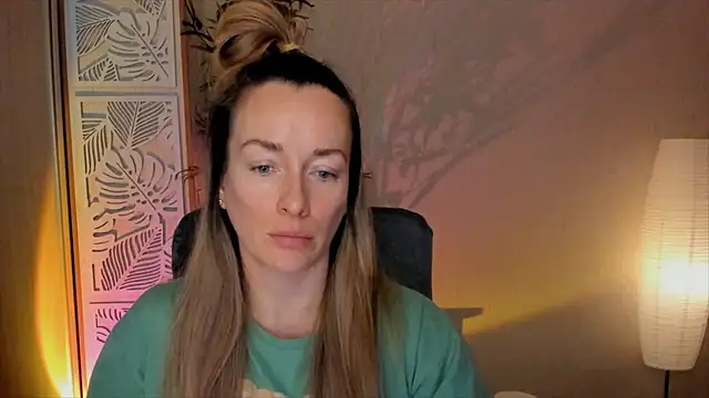 RebeccaMartinez online show from February 14, 6:43 am