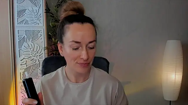 RebeccaMartinez online show from February 19, 6:09 am