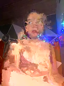 Snapshot of emilyharber chatting on May 6, 7:41 pm emilyharber online show from May 6, 7:41 pm