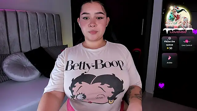 daniela hornny online show from December 29, 3:11 am