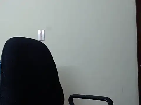 Snapshot of emilysamantha_8 chatting on April 30, 1:23 am emilysamantha 8 online show from April 30, 1:23 am