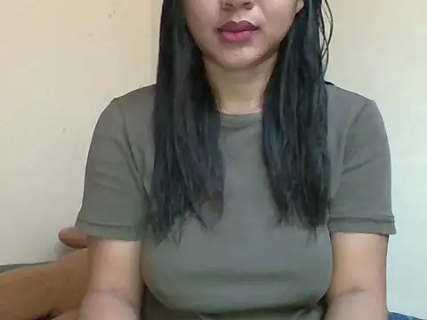 Snapshot of _smiling4u_ chatting on April 29, 2:37 am smiling4u online show from April 29, 2:37 am