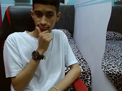 Snapshot of Angelstripboy chatting on February 17, 5:10 pm Angelstripboy online show from February 17, 5:10 pm