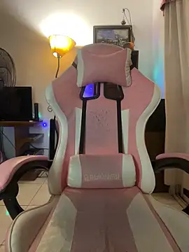 LittleBabyCat22 online show from December 18, 3:56 am