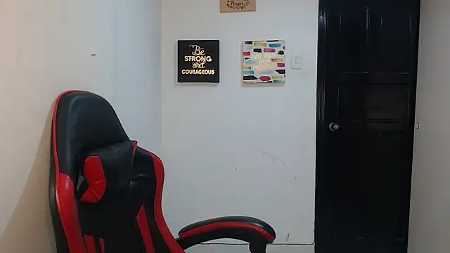 Liamiler01  online show from October 22, 12:38 pm