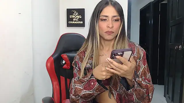 Liamiler01  online show from November 10, 11:59 pm