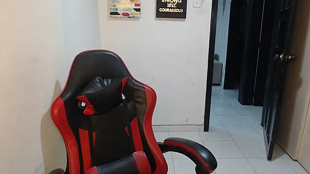 Liamiler01  online show from February 18, 10:44 am