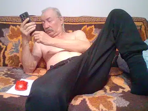 cumloverboyxx69 online show from February 24, 3:33 am