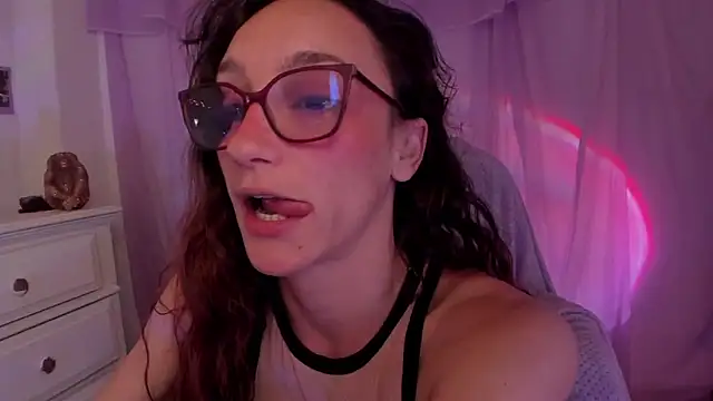 Snapshot of _lh_ chatting on February 26, 3:22 pm lh online show from February 26, 3:22 pm