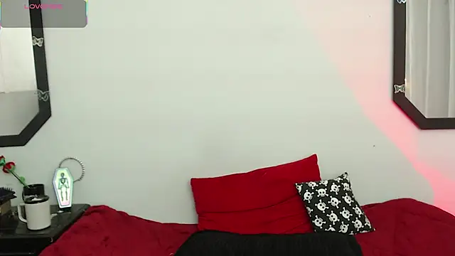 Amy Aloqua online show from November 27, 3:47 pm