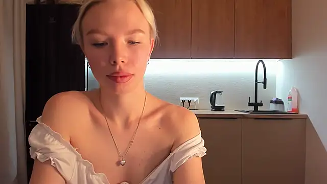 Olivia Bells online show from February 11, 7:59 pm