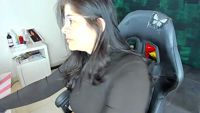 BellaFlaming online show from January 15, 10:27 am