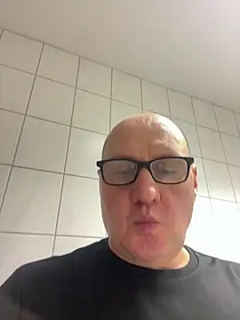 vanjbi45 online show from March 2, 5:44 am