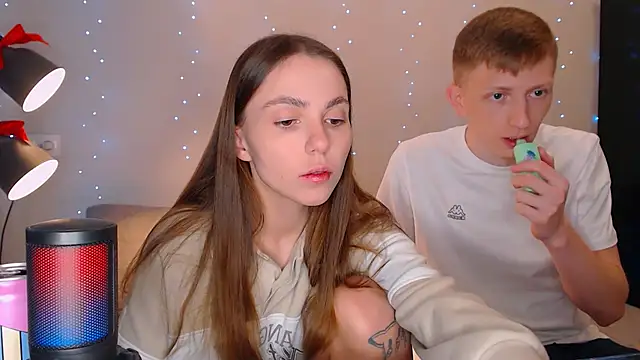 juliaanddima online show from February 6, 7:35 am