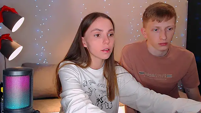 juliaanddima online show from February 14, 1:02 am