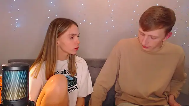 juliaanddima online show from March 21, 12:29 am