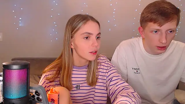 juliaanddima online show from March 21, 8:50 pm