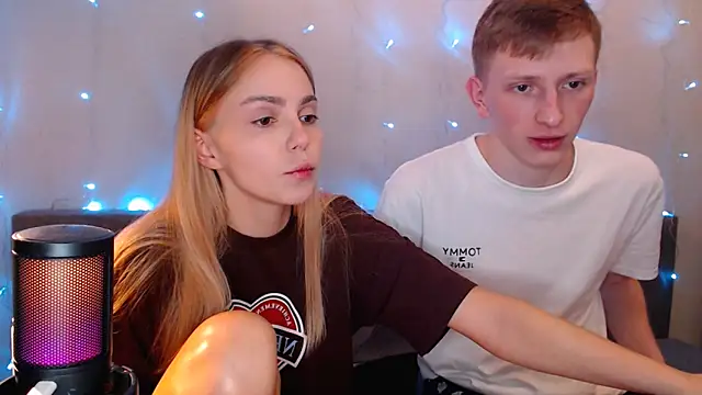 juliaanddima online show from September 17, 9:38 pm