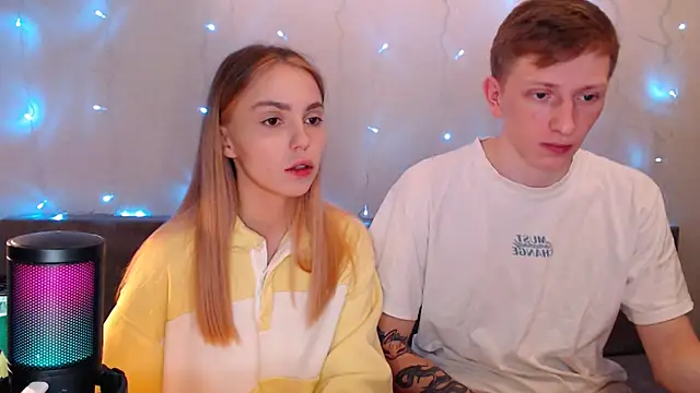 juliaanddima online show from October 1, 9:32 pm