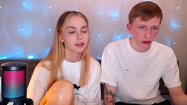 juliaanddima online show from October 4, 9:24 pm