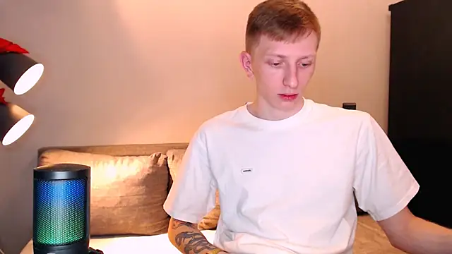 juliaanddima online show from November 1, 7:43 am