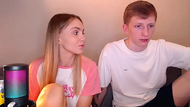 juliaanddima online show from December 2, 10:16 pm