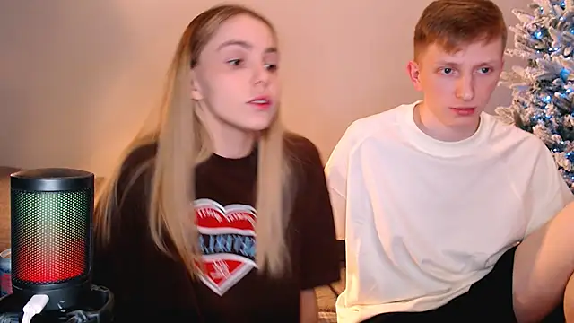 juliaanddima online show from January 10, 9:52 pm