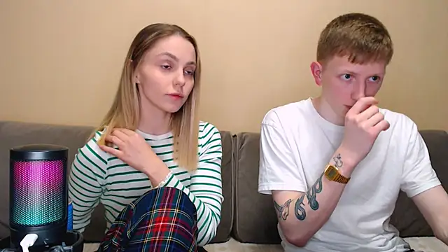 juliaanddima online show from March 22, 10:13 pm