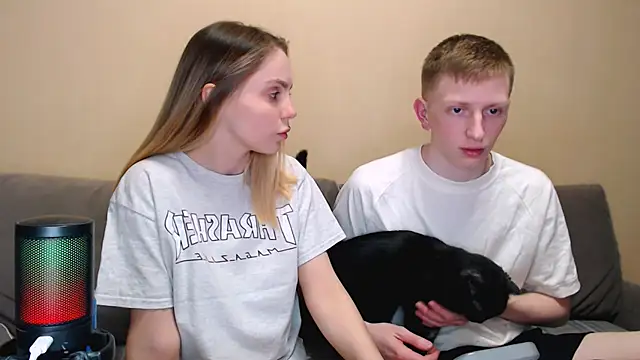 juliaanddima online show from April 18, 10:21 pm