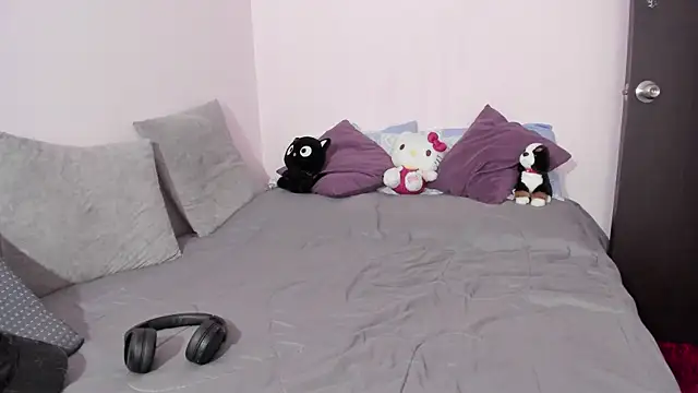 Snapshot of Room312_ chatting on June 5, 4:45 pm Room312 online show from June 5, 4:45 pm