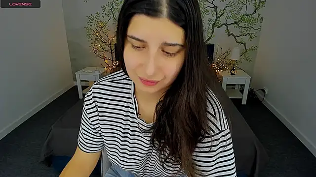 Snapshot of Linda_EX chatting on February 8, 7:37 am Linda EX online show from February 8, 7:37 am