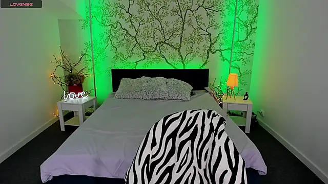 Snapshot of Linda_EX chatting on October 2, 5:58 am Linda EX online show from October 2, 5:58 am