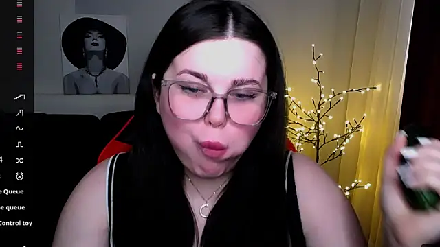 Emily Mo online show from February 14, 9:34 am