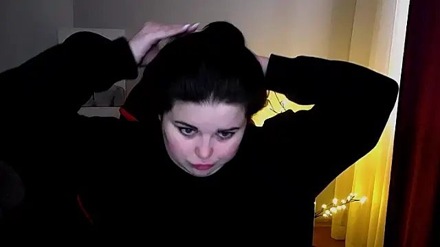 Emily Mo online show from February 18, 11:33 am