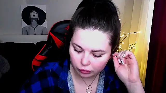 Emily Mo online show from February 19, 10:12 am