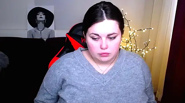 Emily Mo online show from March 1, 9:40 am