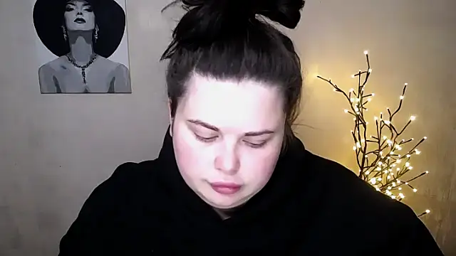 Emily Mo online show from October 3, 5:37 am