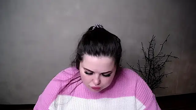 Emily Mo online show from November 19, 6:13 am