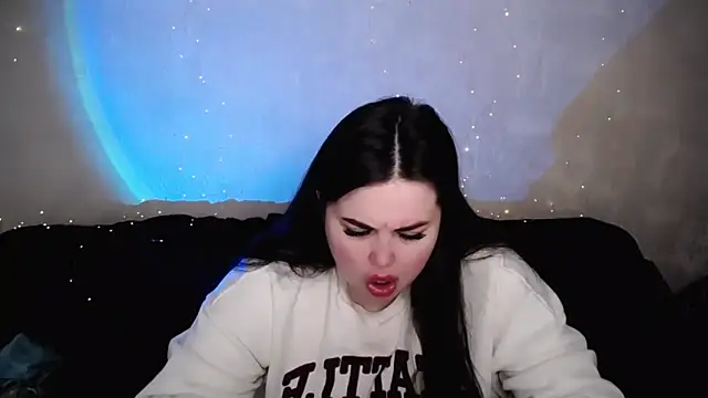 Emily Mo online show from March 4, 7:03 am