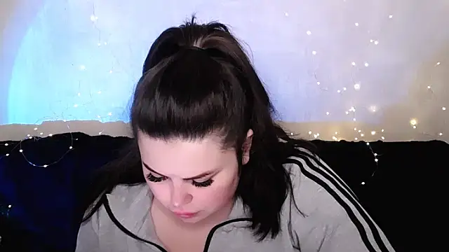 Emily Mo online show from March 6, 6:43 am