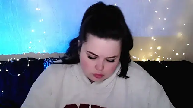 Emily Mo online show from March 7, 6:54 am