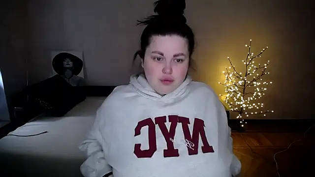 Emily Mo online show from April 17, 6:05 am