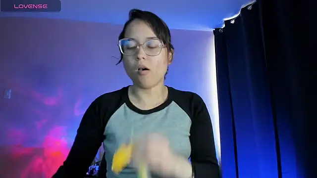 shantalc3rezo online show from November 7, 8:31 pm